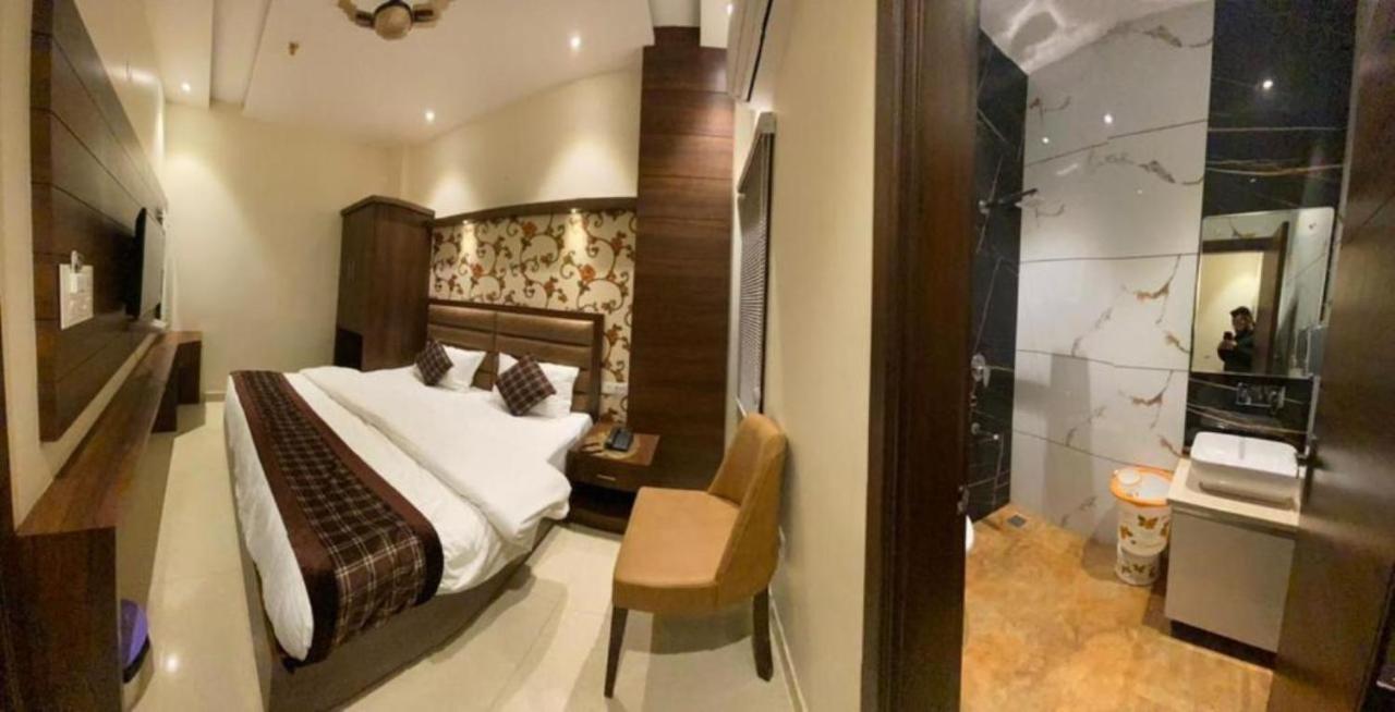 Hotel Blossom Inn アムリトサル エクステリア 写真