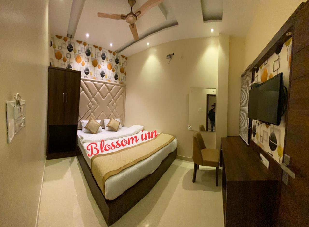 Hotel Blossom Inn アムリトサル エクステリア 写真
