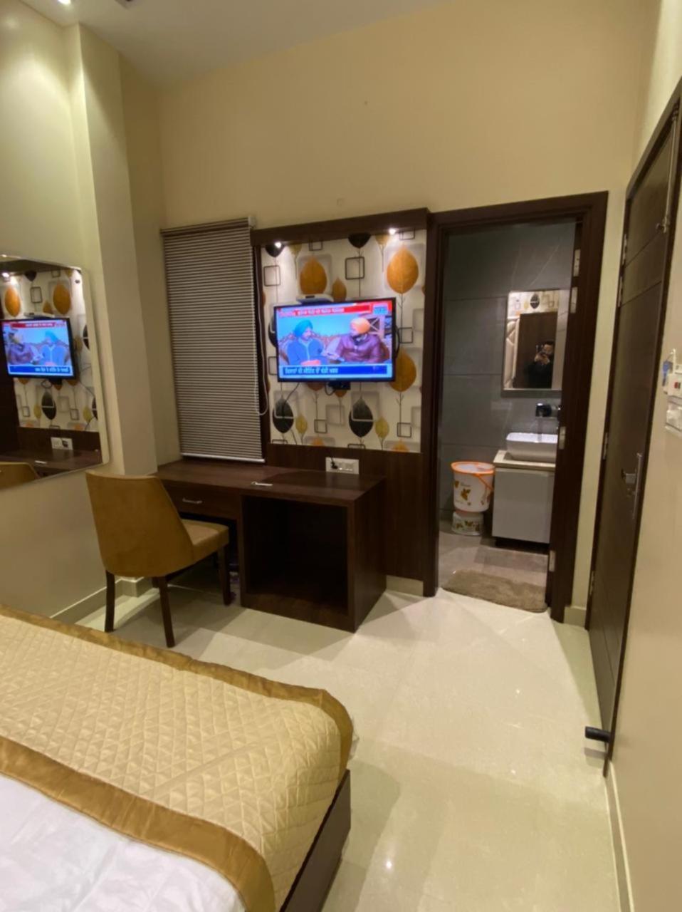 Hotel Blossom Inn アムリトサル エクステリア 写真