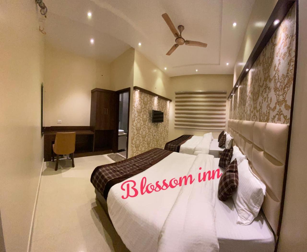 Hotel Blossom Inn アムリトサル エクステリア 写真